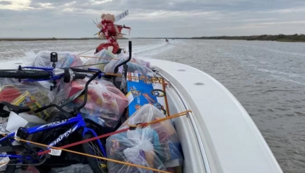 COX Distributor debuts the CXO300 to deliver Christmas presents to underprivileged children